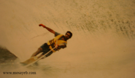 Mokhtar-waterskiing